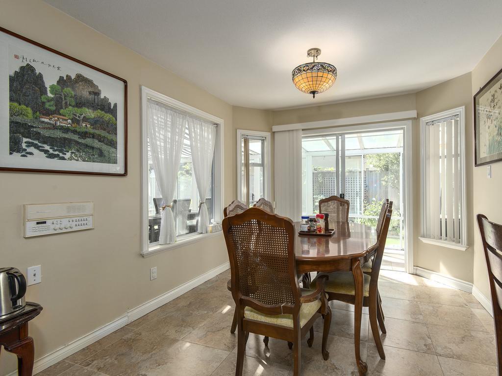 Fraser River Richmond Bed And Breakfast Екстериор снимка